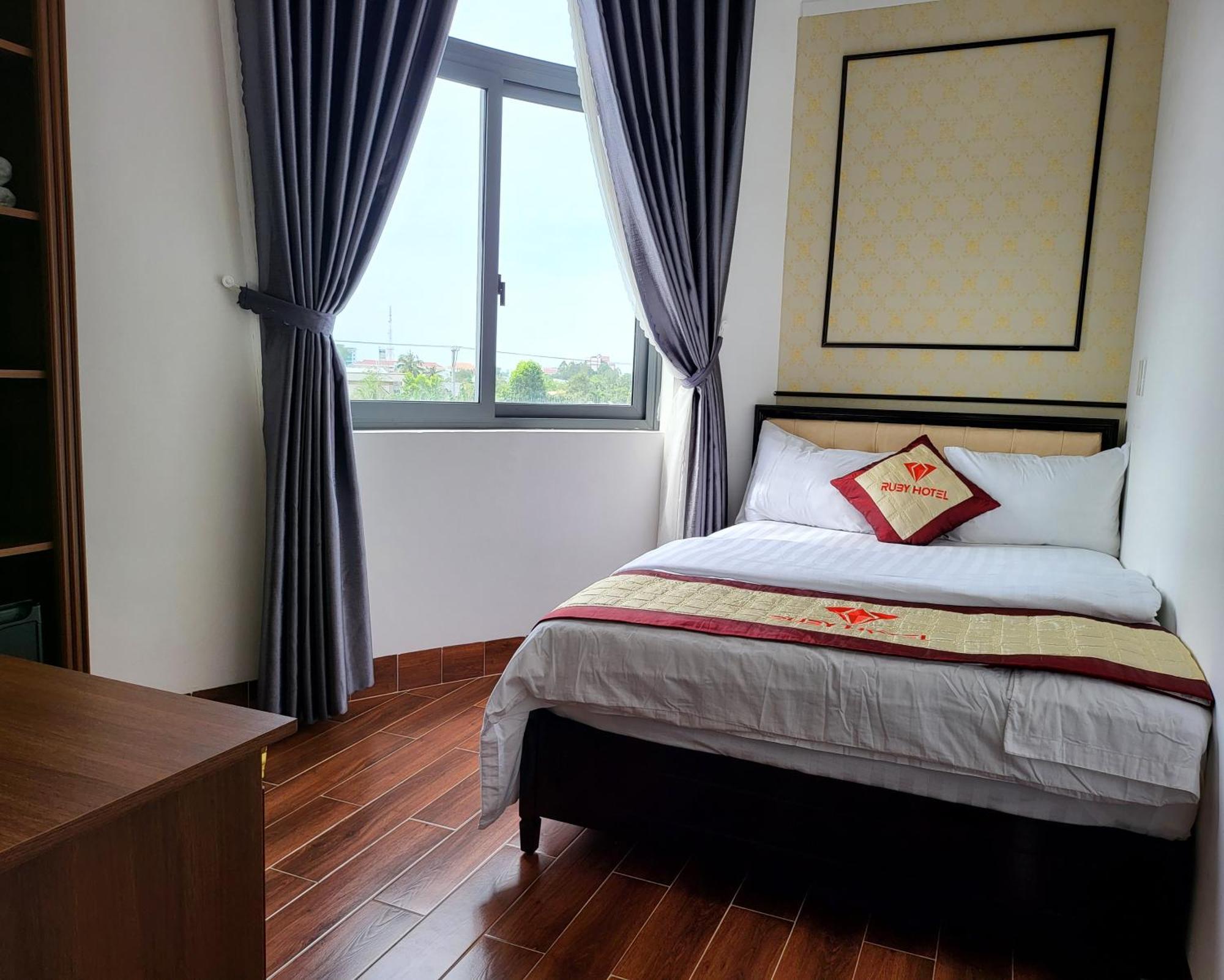 Ruby Hotel Vĩnh Long Room photo